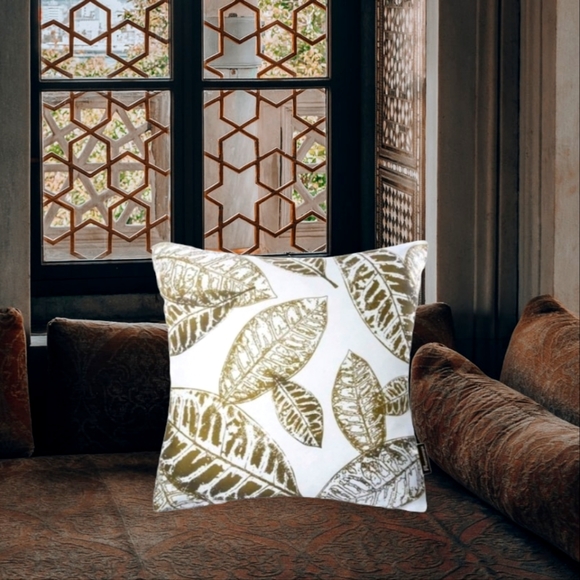 Leaf Decorative Pillow Cover - Picture 2 of 4